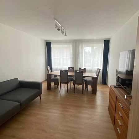 Ferienwohnung Feucht Eg Naturnah Parkplatz Wlan Exterior photo