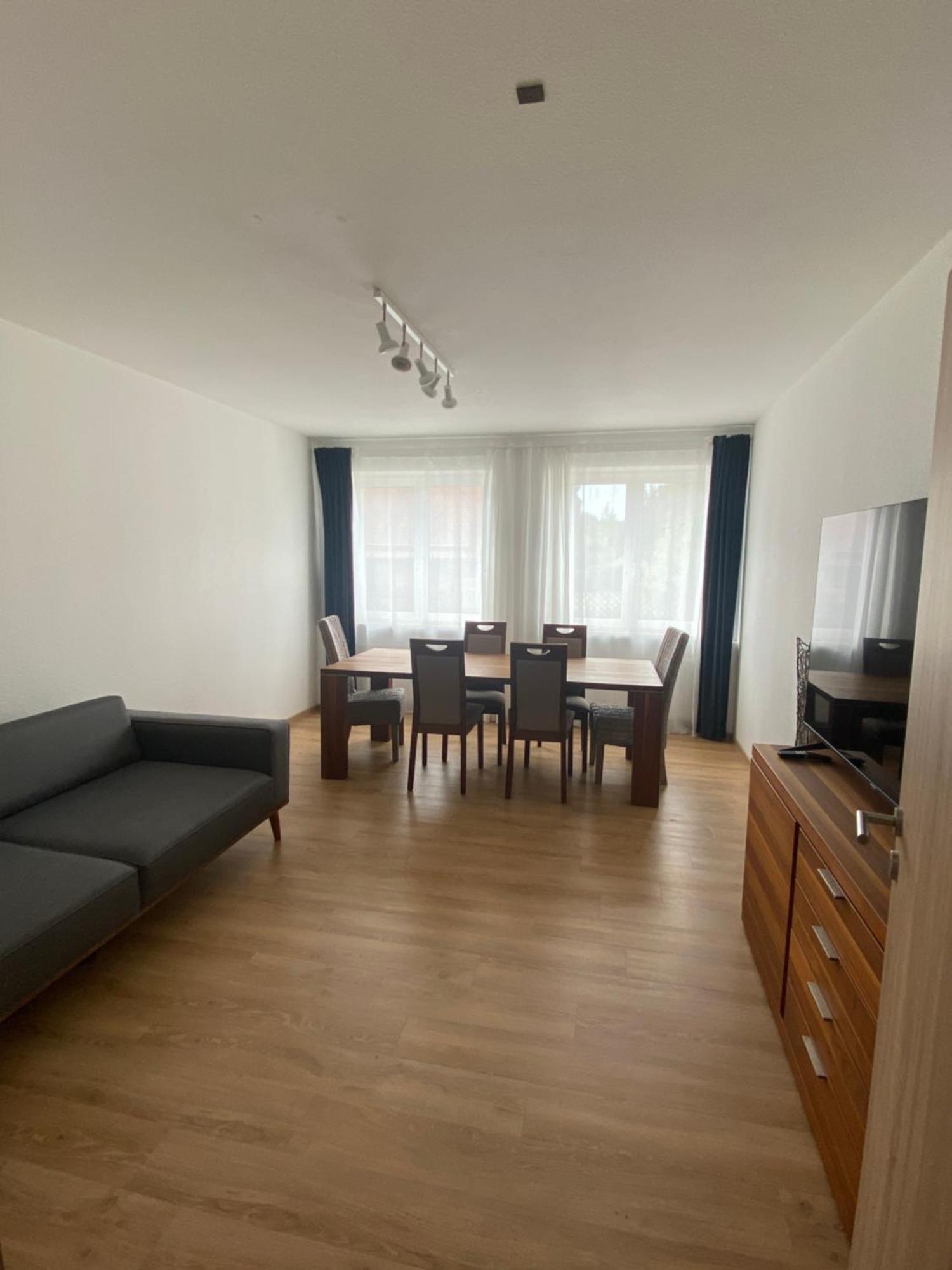 Ferienwohnung Feucht Eg Naturnah Parkplatz Wlan Exterior photo